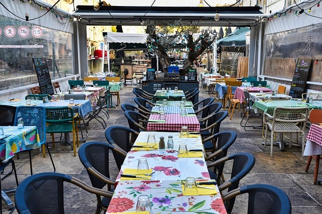 Бесплатно скачать ресторан на свежем воздухе обеденный стол бесплатное изображение для редактирования с помощью бесплатного онлайн-редактора изображений GIMP