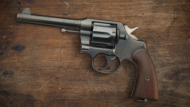 Muat turun percuma senjata revolver colt gun gambar percuma untuk diedit dengan editor imej dalam talian percuma GIMP