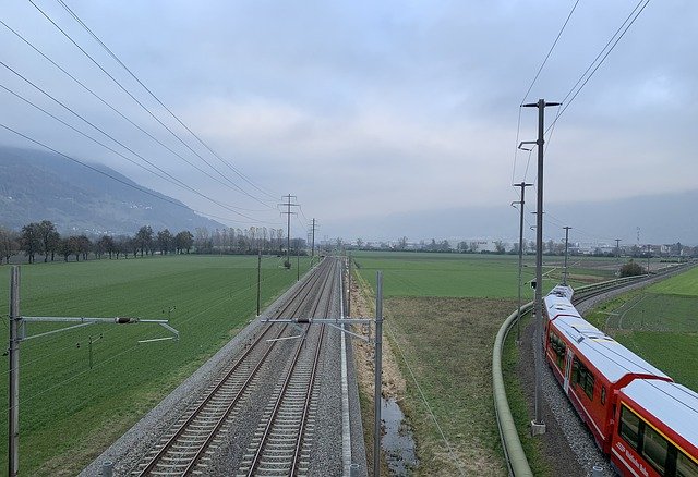 Ücretsiz indir Rhb Decision Train - GIMP çevrimiçi resim düzenleyici ile düzenlenecek ücretsiz ücretsiz fotoğraf veya resim