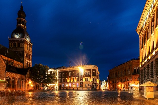 Baixe gratuitamente Riga Night Mood - foto ou imagem gratuita para ser editada com o editor de imagens online GIMP