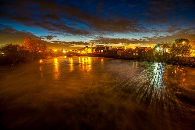Téléchargement gratuit River Aire Castleford Flood Blue - photo ou image gratuite à éditer avec l'éditeur d'images en ligne GIMP