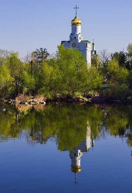 Téléchargement gratuit de River Church - photo ou image gratuite à modifier avec l'éditeur d'images en ligne GIMP