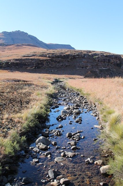 Gratis download River Mountains Drakensberg - gratis foto of afbeelding om te bewerken met GIMP online afbeeldingseditor