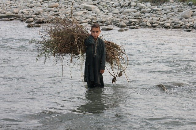 ดาวน์โหลดฟรี River Poor Water - ภาพถ่ายหรือรูปภาพฟรีที่จะแก้ไขด้วยโปรแกรมแก้ไขรูปภาพออนไลน์ GIMP