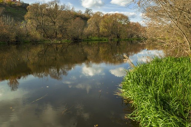 Bezpłatne pobieranie River Reflection Landscape - darmowe zdjęcie lub obraz do edycji za pomocą internetowego edytora obrazów GIMP