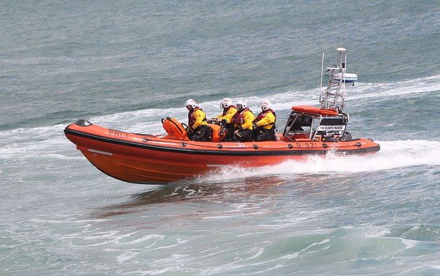 Free picture Rnli Lifeguards Rescue -  to be edited by GIMP free image editor by OffiDocs