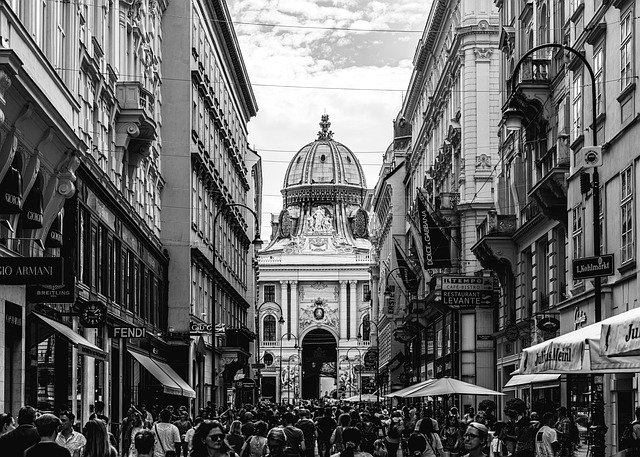 Безкоштовно завантажте Road Vienna Austria - безкоштовну фотографію або зображення для редагування за допомогою онлайн-редактора зображень GIMP