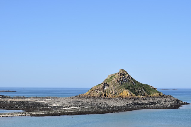 Free download rocher du verdelet coast sea rocks free picture to be edited with GIMP free online image editor