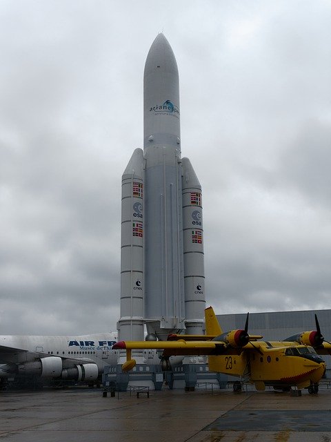 Free picture Rocket France European -  to be edited by GIMP free image editor by OffiDocs