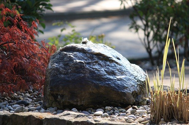 Bezpłatne pobieranie Rock Fountain Water - bezpłatne zdjęcie lub obraz do edycji za pomocą internetowego edytora obrazów GIMP