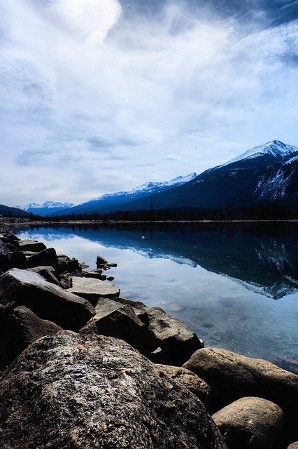 Muat turun percuma Rockies Water Nature - foto atau gambar percuma untuk diedit dengan editor imej dalam talian GIMP