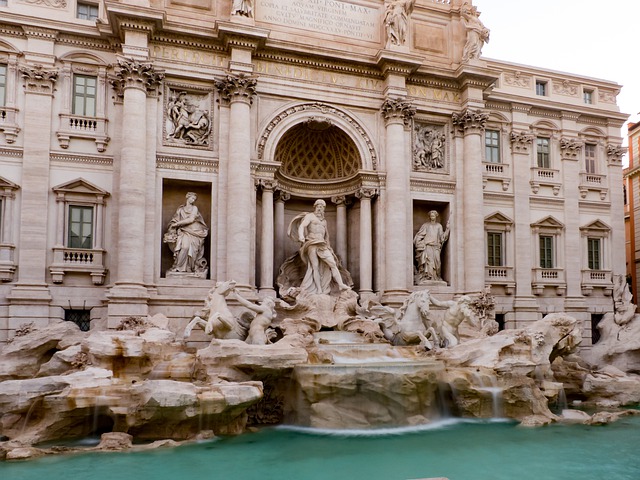 Bezpłatne pobieranie rzymska fontanna di trevi italy darmowe zdjęcie do edycji za pomocą bezpłatnego internetowego edytora obrazów GIMP