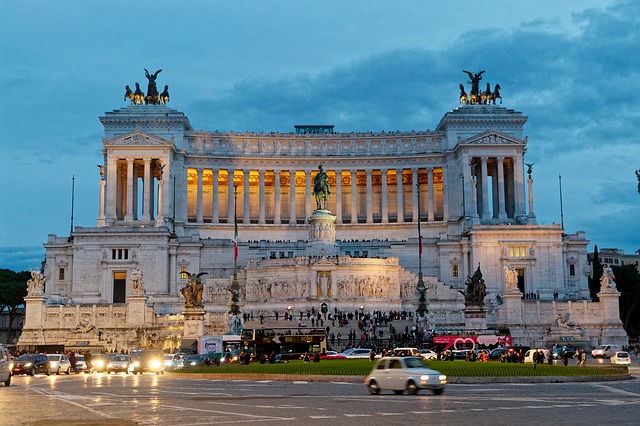 무료 다운로드 Rome Piazza Venezia Architecture - 무료 무료 사진 또는 GIMP 온라인 이미지 편집기로 편집할 수 있는 사진