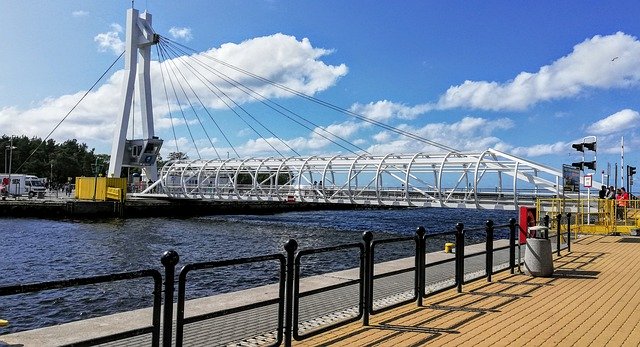 Gratis download Rope Bridge Port Sea - gratis gratis foto of afbeelding om te bewerken met GIMP online afbeeldingseditor