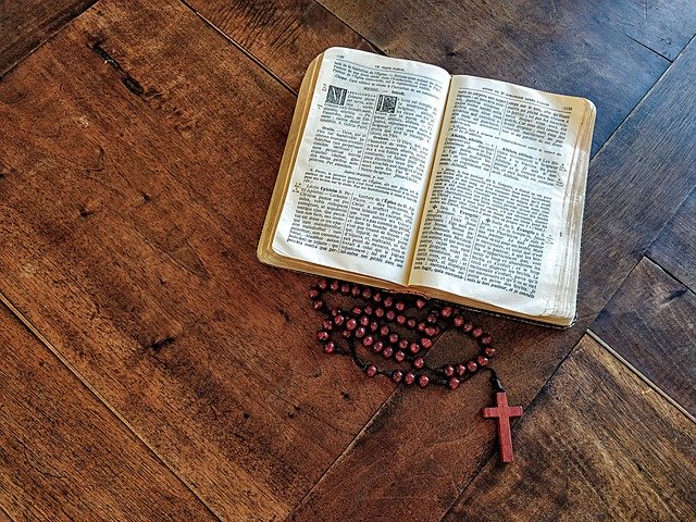 تحميل مجاني Rosary Missal Catholic - صورة مجانية أو صورة لتحريرها باستخدام محرر الصور عبر الإنترنت GIMP