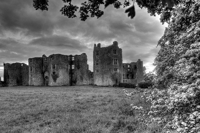 Unduh gratis Roscommon Ireland Castle Ruin - foto atau gambar gratis untuk diedit dengan editor gambar online GIMP