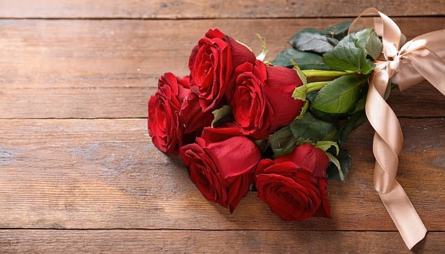 Free download roses red roses bouquet flowers free picture to be edited with GIMP free online image editor