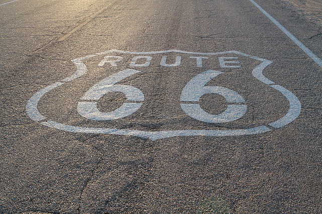 Baixe gratuitamente a imagem gratuita da rota 66 da rodovia no deserto para ser editada com o editor de imagens on-line gratuito do GIMP
