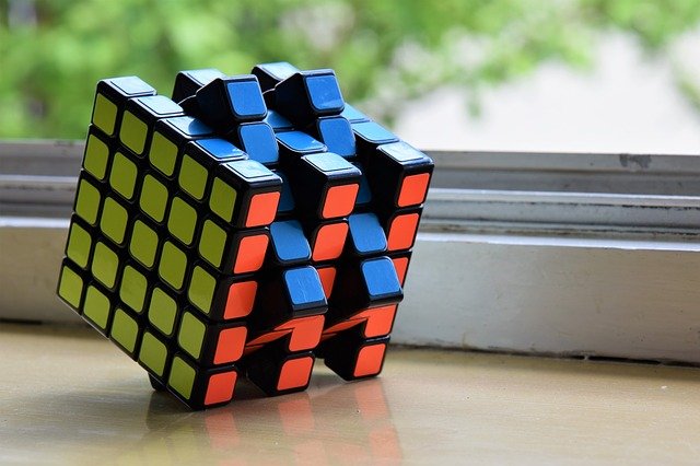 Kostenloser Download Rubics Cube Magic Moyu Hualong kostenloses Bild zur Bearbeitung mit dem kostenlosen Online-Bildeditor GIMP