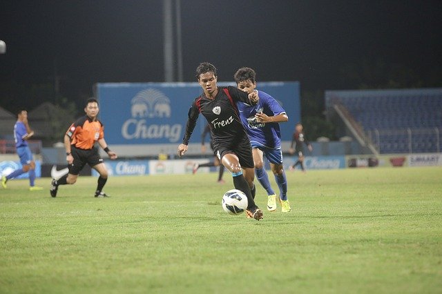 ดาวน์โหลด Running Soccer Football ฟรี - รูปภาพหรือรูปภาพที่จะแก้ไขด้วยโปรแกรมแก้ไขรูปภาพออนไลน์ GIMP