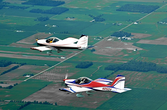 Free download rv 12 flying oshkosh air to air free picture to be edited with GIMP free online image editor