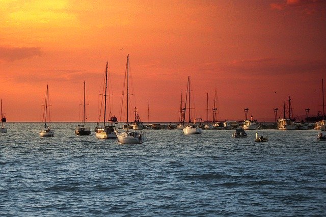 הורדה חינם של Sailing Boats Sunset Red - תמונה או תמונה בחינם לעריכה עם עורך התמונות המקוון GIMP