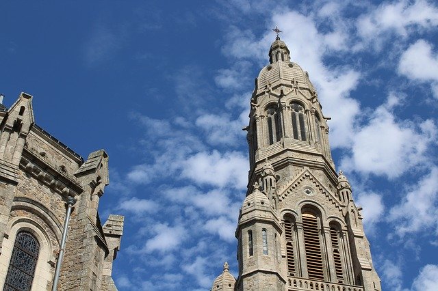 Descărcare gratuită Saint-Laurent-Sur-Sèvre Church St - fotografie sau imagine gratuită pentru a fi editată cu editorul de imagini online GIMP