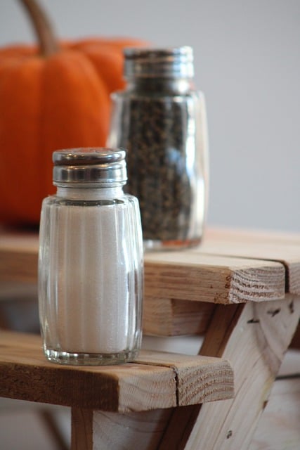 Free graphic salt pepper seasoning shaker meal to be edited by GIMP free image editor by OffiDocs