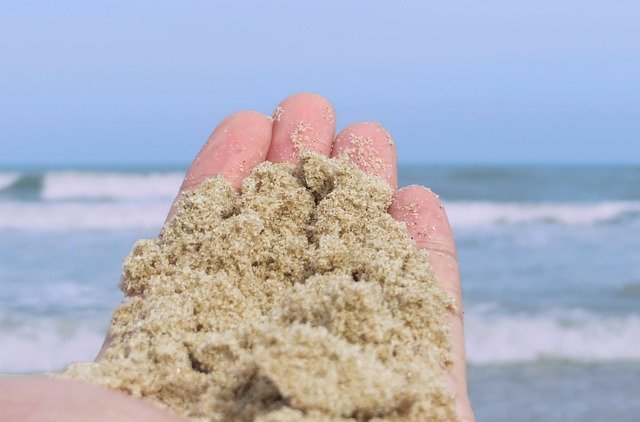 Безкоштовно завантажте Sand The Sea Waves - безкоштовну фотографію або зображення для редагування за допомогою онлайн-редактора зображень GIMP