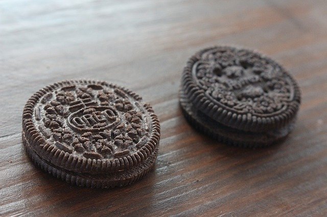 Unduh gratis Sandwich Cookie Oreo Versus Hydrox - foto atau gambar gratis untuk diedit dengan editor gambar online GIMP