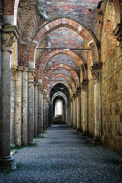 Gratis download San Galgano Abbey Ruins - gratis foto of afbeelding om te bewerken met GIMP online afbeeldingseditor