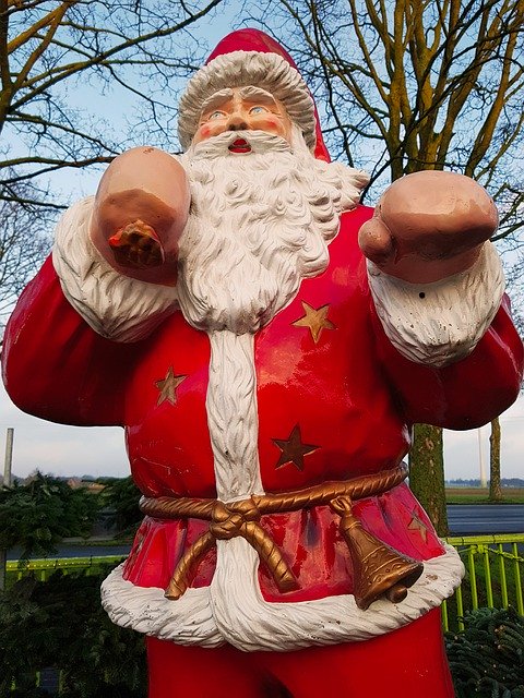 Download gratuito Decorazione di figura di Babbo Natale - foto o immagine gratuita gratuita da modificare con l'editor di immagini online di GIMP