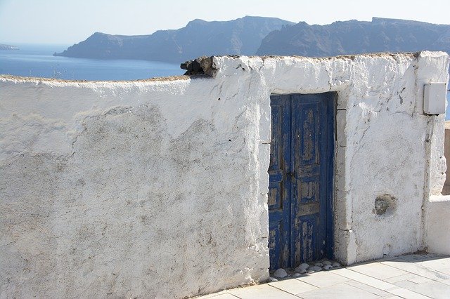 Muat turun percuma Santorini Door Street - foto atau gambar percuma untuk diedit dengan editor imej dalam talian GIMP
