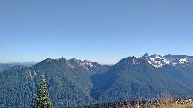 Bezpłatne pobieranie Scenic Scenery Mountains Snow - bezpłatne zdjęcie lub obraz do edycji za pomocą internetowego edytora obrazów GIMP