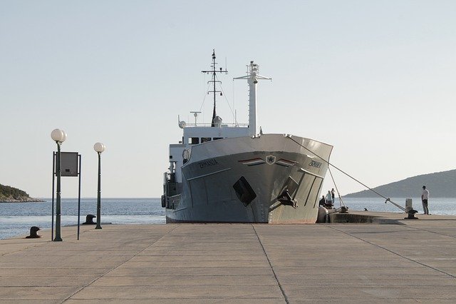 ດາວ​ໂຫຼດ​ຟຣີ Schiff Hafen Ship - ຮູບ​ພາບ​ຟຣີ​ຫຼື​ຮູບ​ພາບ​ທີ່​ຈະ​ໄດ້​ຮັບ​ການ​ແກ້​ໄຂ​ກັບ GIMP ອອນ​ໄລ​ນ​໌​ບັນ​ນາ​ທິ​ການ​ຮູບ​ພາບ​