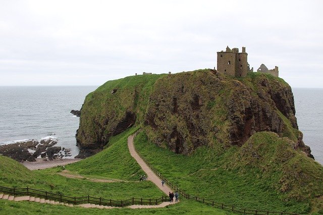 Безкоштовно завантажте безкоштовний шаблон фотографій Scotland Ruin Sea для редагування в онлайн-редакторі зображень GIMP