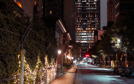 A City Street at Night  from Chrome web store to be run with OffiDocs Chromium online