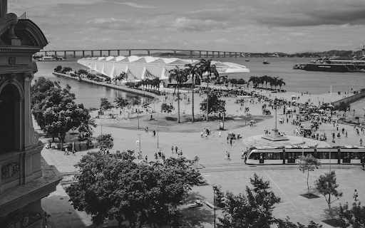 A Grayscale of the Plaza Maua in Brazil  from Chrome web store to be run with OffiDocs Chromium online