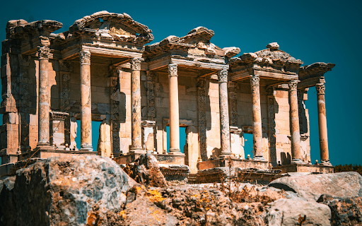 Ancient Roman Ruins with Majestic Columns  from Chrome web store to be run with OffiDocs Chromium online