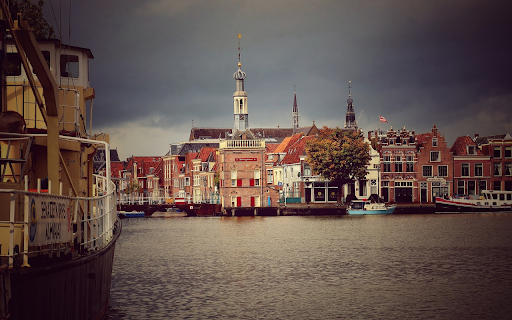 A prosperous coastal city  from Chrome web store to be run with OffiDocs Chromium online