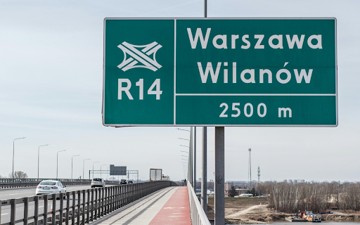 A Road Sign on an Elevated Road in Warsaw  from Chrome web store to be run with OffiDocs Chromium online