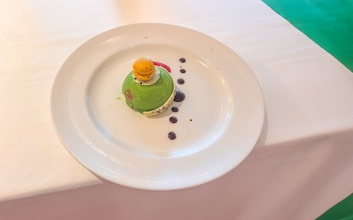 Attractive green cake  from Chrome web store to be run with OffiDocs Chromium online