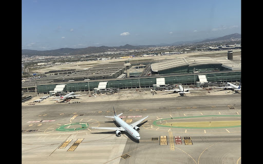 Barcelona Airport theme  from Chrome web store to be run with OffiDocs Chromium online