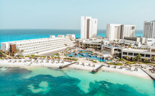 Beachfront Hotel  from Chrome web store to be run with OffiDocs Chromium online