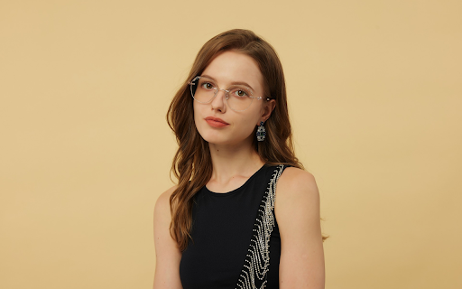 Beautiful, active young girl  from Chrome web store to be run with OffiDocs Chromium online