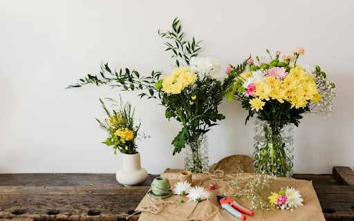 Beautiful fresh flower vases  from Chrome web store to be run with OffiDocs Chromium online