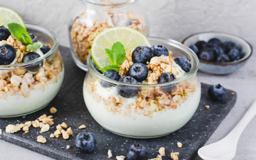 Berry Crunch: Blueberry  Cereal Yogurt Theme  from Chrome web store to be run with OffiDocs Chromium online