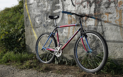 Bicycle next to the wall  from Chrome web store to be run with OffiDocs Chromium online