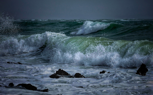 Big Waves Crashing  from Chrome web store to be run with OffiDocs Chromium online