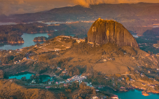 Birds Eye View of Guatape, Colombia  from Chrome web store to be run with OffiDocs Chromium online